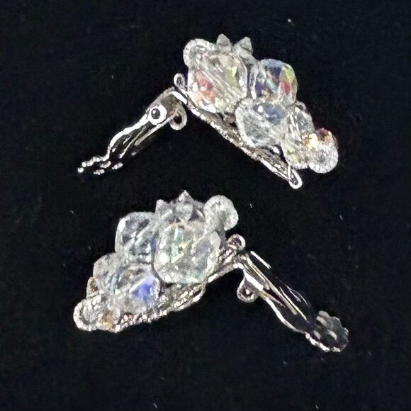 Vtg Costume Clip-on Earrings Womens Silver-tone AB Crystals Clustered Huggers - Picture 2 of 7
